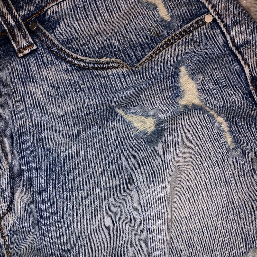 BLANK-NYC Hiker Blue Denim Shorts - Picture 7 of 7